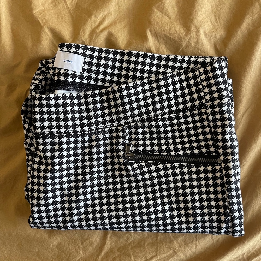 Black and white Stevie pants